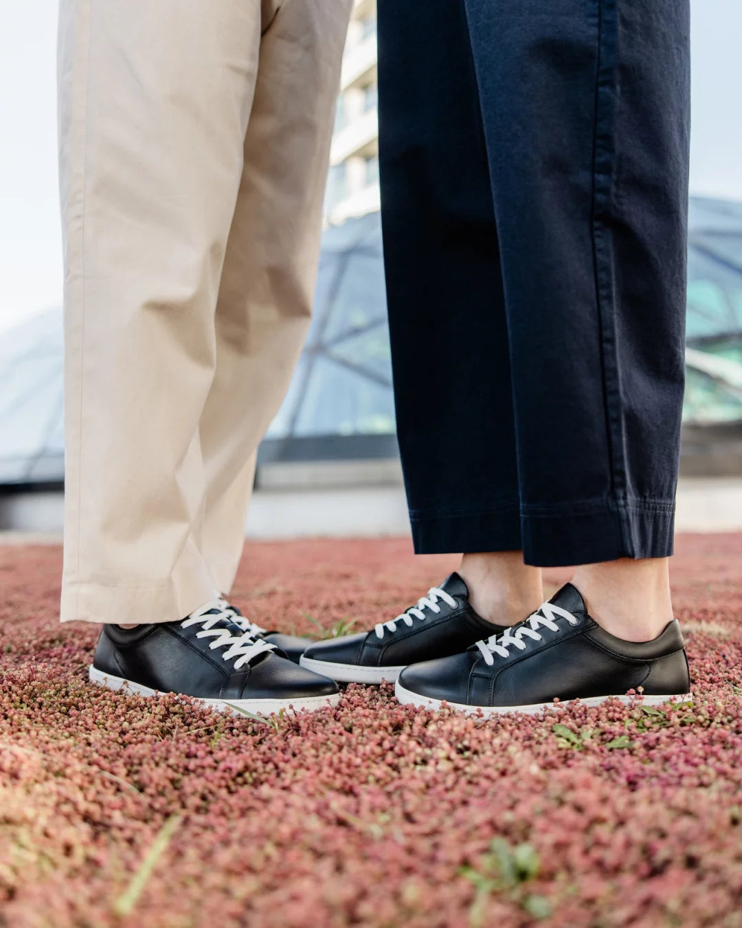Shapen Feelin Uni Barefoot Sneakers - Black and White Leather